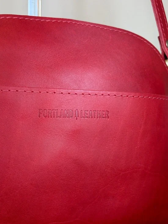 Portland Leather Eclipse Ruby Red Crossbody NWOT - Picture 6 of 16